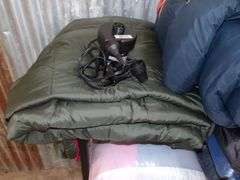 $ NICE Lot of Assorted Sleeping Bags, Air Mattresses, Tent & MORE! Coleman, Ozark Trail, ETC! All are in EXCELLENT condition! **CART NOT INCLUDED** (RD)