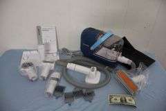 Homeika Pet Grooming Vacuum w/Accessories! Like new! Works great! (4B)