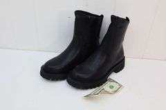 NEW Women's Isomei Zippered Boots! Size 6.5 (6C)
