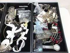 Large Lot of Assorted Pretty Jewelry! A lot of it is NEW w/tags! (13D)