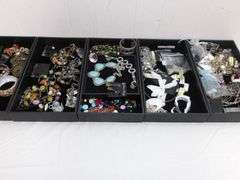 Large Lot of Assorted Pretty Jewelry! A lot of it is NEW w/tags! (13D)