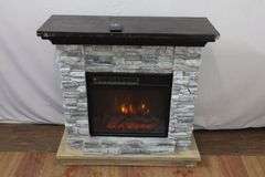 Nice Duraflame Fireplace Heater w/Remote! Works al the way! (RD)