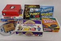 Large Lot of Assorted Board Games! (8C)