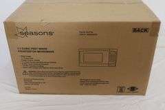 NEW Seasons 1.1 cu ft Microwave! White. (14D)
