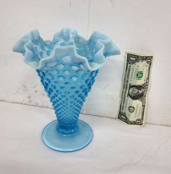 Fenton Ruffled Rim Hobnail Vase. ~ cash only~. (1A)