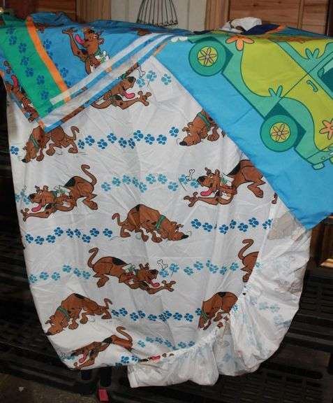 Super Cute Scooby Doo Twin Size Sheet Set-Like New.