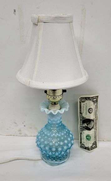 Small Fenton Lamp. ~ cash only~. (1A)