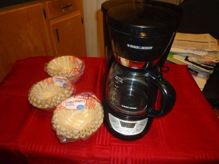 CASH ONLY Black and Decker Coffee Maker with Filters. (K)