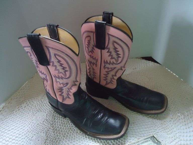 CASH ONLY  Anderson Bean Boot Co., boots used.