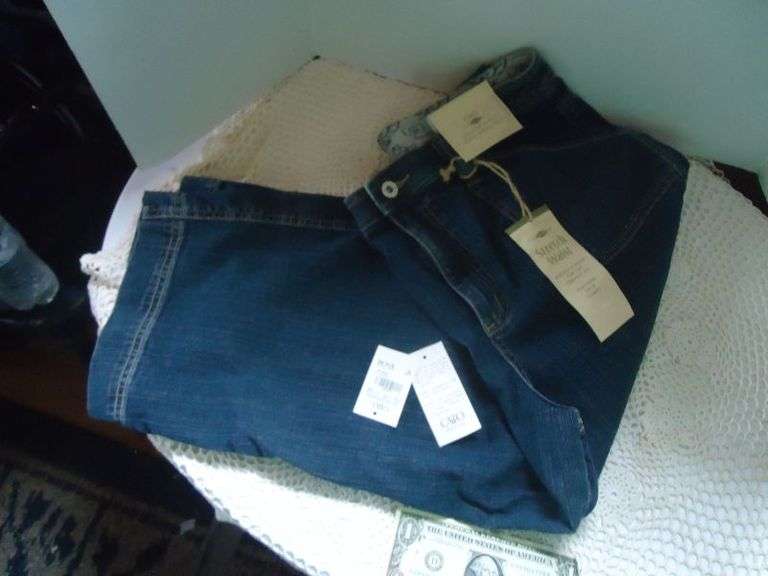 CASH ONLY  New with Tags size 16 Cato Denium Capri's.