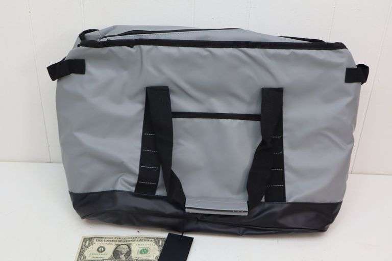 NEW Large Insulated Soft Cooler Bag! (T1)