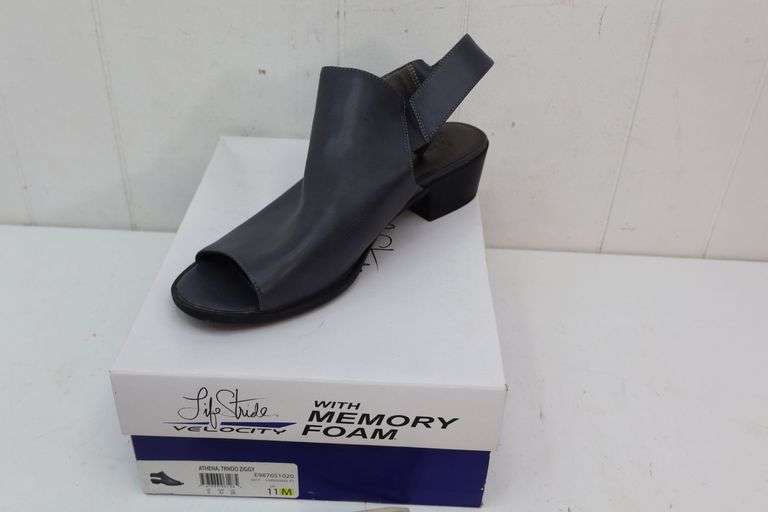 Women's LifeStride Velocity Memory Foam Sandals! Size 11 (T1)