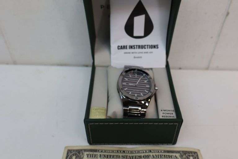 NICE Men's Perry Ellis Solar Collection Watch! (DC)