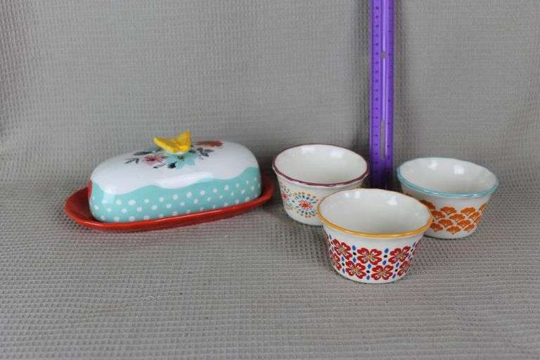 CASH ONLY Pioneer woman Butter Dish and Small Bowls  (B1-1)