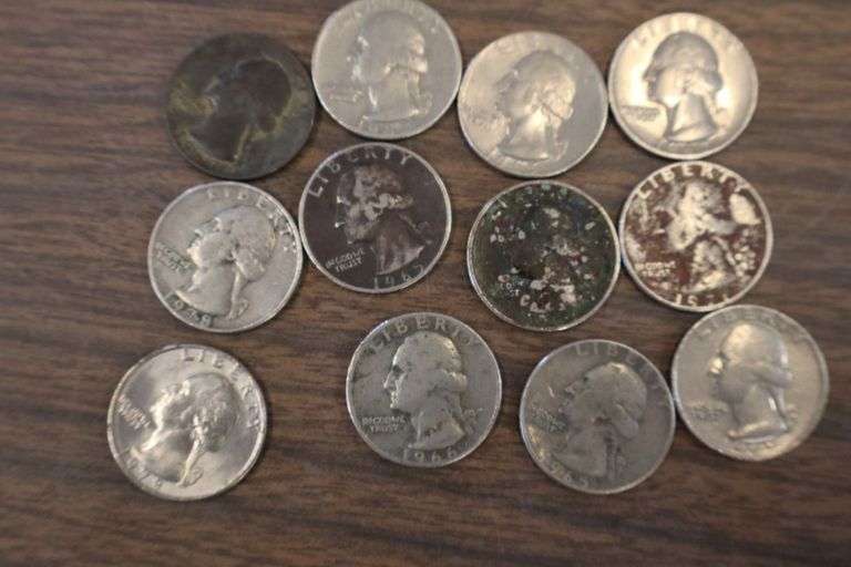 Lot of TWELVE Assorted Washington Quarters! (DC)