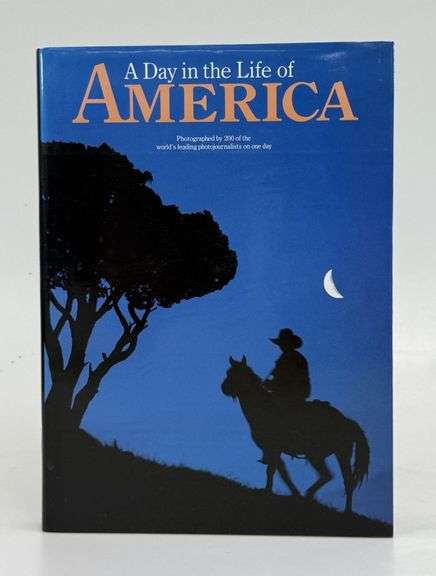 A Day In The Life of America - great book - Photographed by 200 of the world's leading photojournalists on one day- Hardcover *2 Pictures*