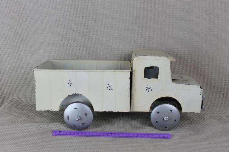CASH ONLY Farmhouse Style Décor Truck - 19 Inches Long, 5 Inches Wide and 8 1/2 Tall  (L2-4)
