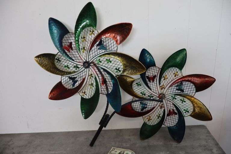 *Large* Steel  Multi-Color Floral Wind Spinner Top! (T2F)