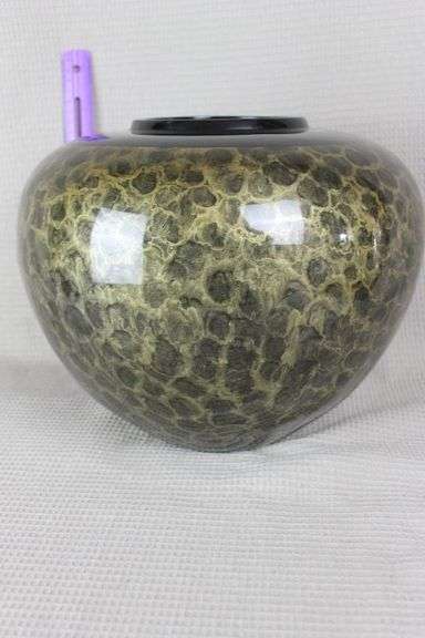 CASH ONLY Beautiful Gold and Black Vase Must See 10 Inches Tall - Matches #19  (L2-4)