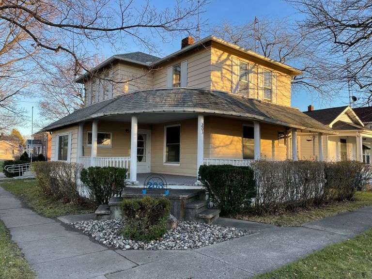  203 S Michigan Avenue, Edgerton, Ohio 43517