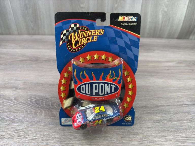 Jeff Gordon #24 DuPont & Pepsi-Star Wars Race Cars, 1/64, Winner’s Circle & Action