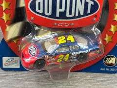Jeff Gordon #24 DuPont & Pepsi-Star Wars Race Cars, 1/64, Winner’s Circle & Action