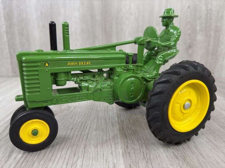 John Deere A W/Driver, Ertl 40th Anniversary, 1/16