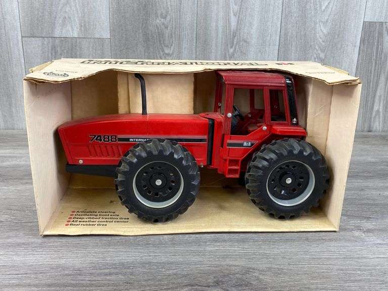 International 7488 2+2, 1/16, Ertl, Stock #467