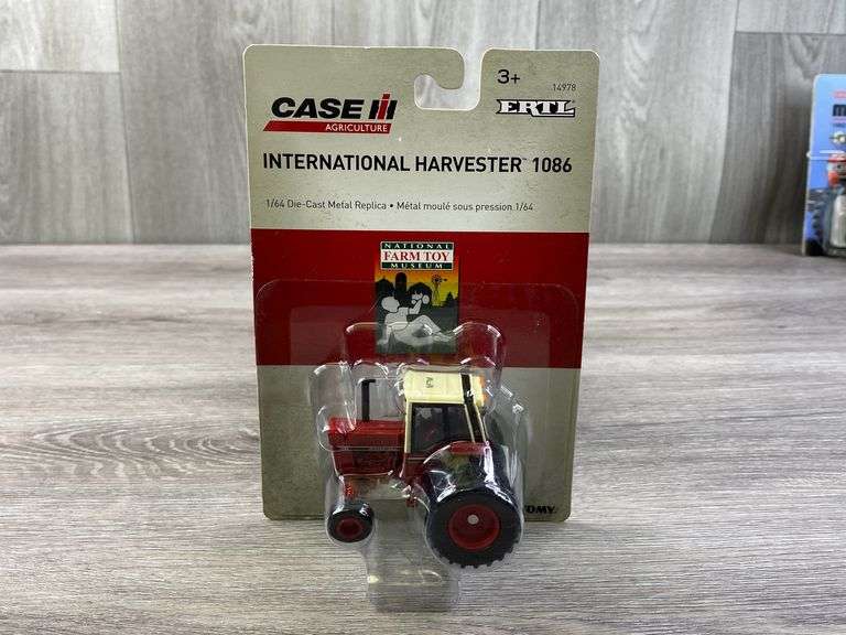 Tracteur Miniature ERTL – WHITE 4.210 4WD Jumelés – Édition Musée 2024 – 1/32