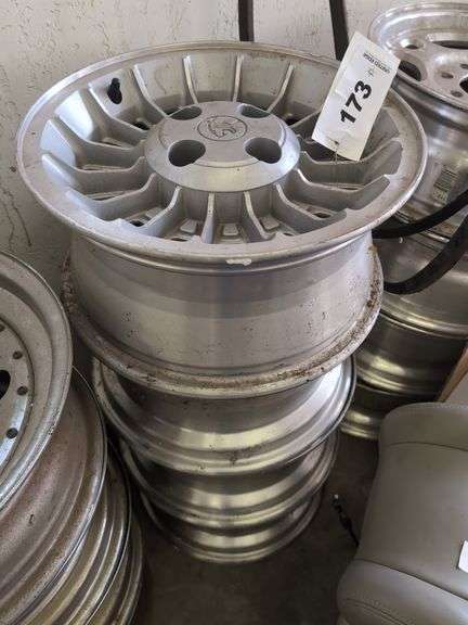 16" Diameter, 2.5" Hub, 8" Width, Mercury Cougar Wheels