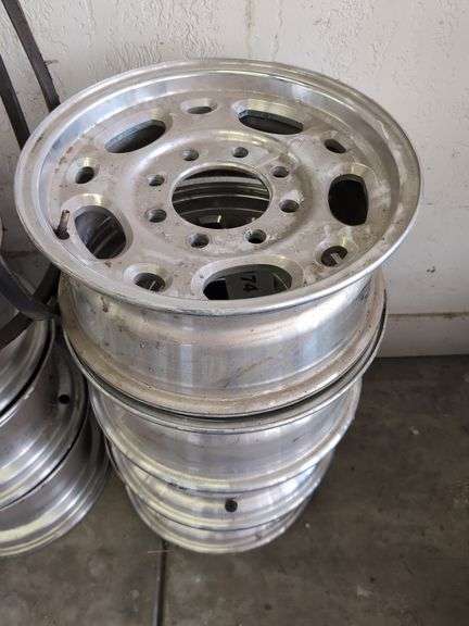 17" Diameter, 4.5" Hub, 7.5" Width, GMC Sierra Wheels