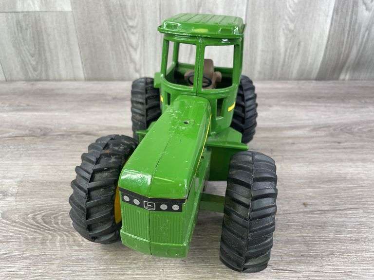John Deere 4WD, 1/16, Ertl, Missing Muffler