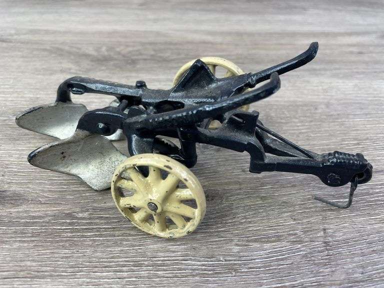 Arcade 2 Bottom Plow