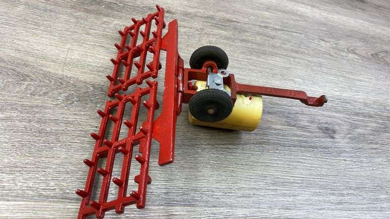 White Farm Equipment Sprayer Mounted On Drag, 1/16, Custom