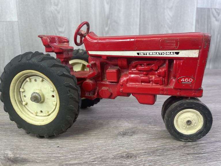 International 460 NF, 1/16, Ertl