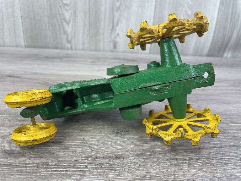 John Deere OP Cast Iron Tractors, 1/16