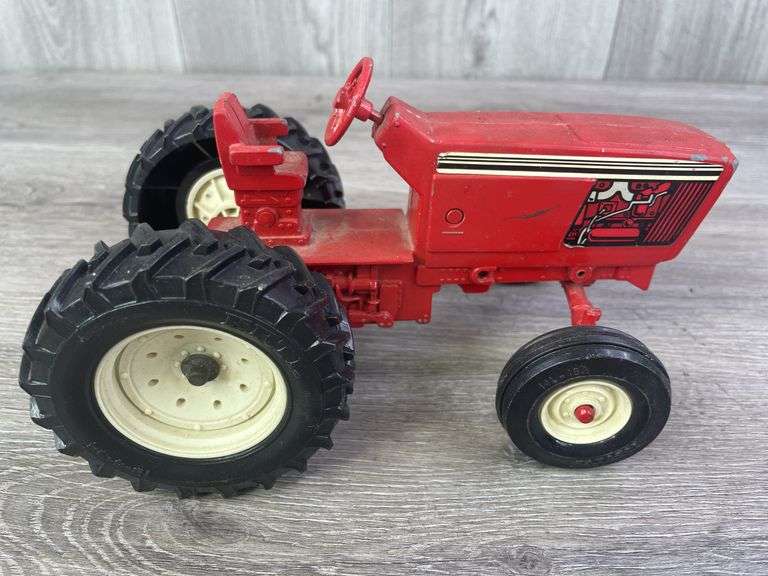 2 International WF Tractors, 1/16, Ertl, 1 Missing Parts