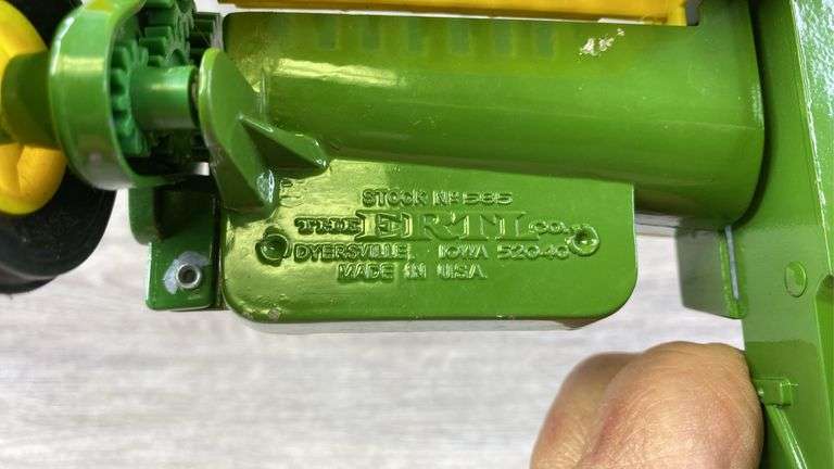 John Deere 24T Baler, 1/16, Ertl, Stock #585