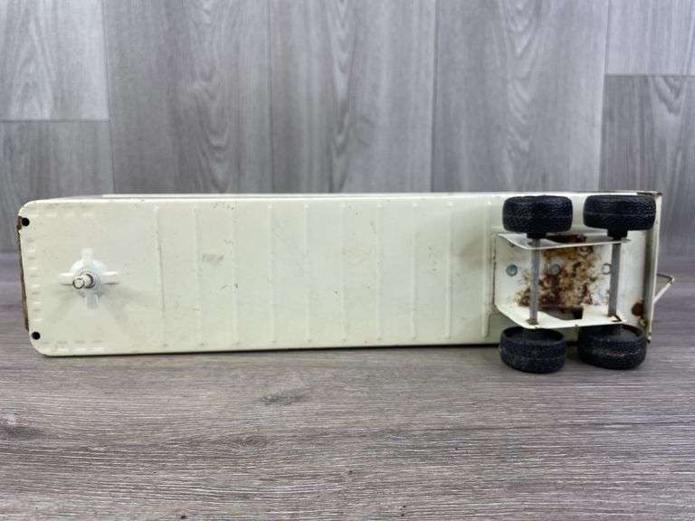 Nylint Stables-Nylint & John Deere-Ertl Trailers