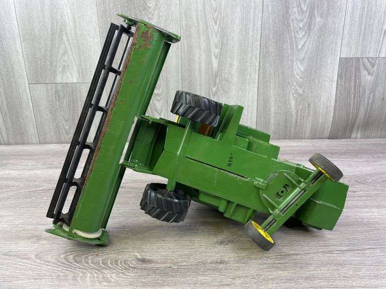 John Deere Titan Turbo Combine W/Grain Head, 1/24, Ertl, Missing Auger