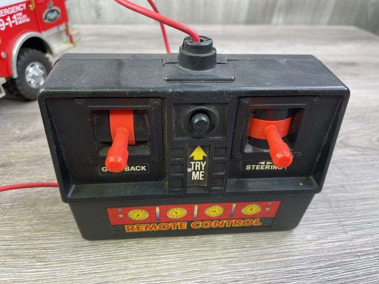 Mack Fire Dept. Unit 33 RC Fire Truck, Missing & Broken Parts, Goes Forward/Reverse But Not Steerable, Siren Works