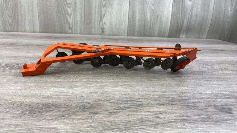 Allis-Chalmers 7 Bottom Plow, 1/16, Ertl