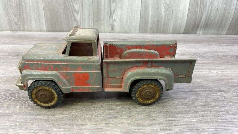 Hubley Truck, Missing Tail Gate