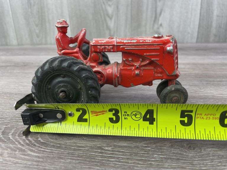 Minneapolis Moline NF Tractor, Slik