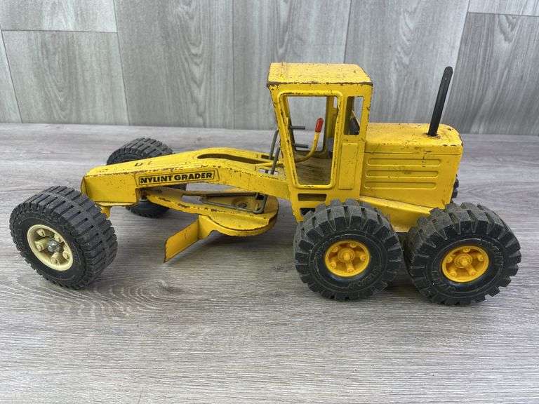 Nylint Road Grader, Front Tires Are Tonka