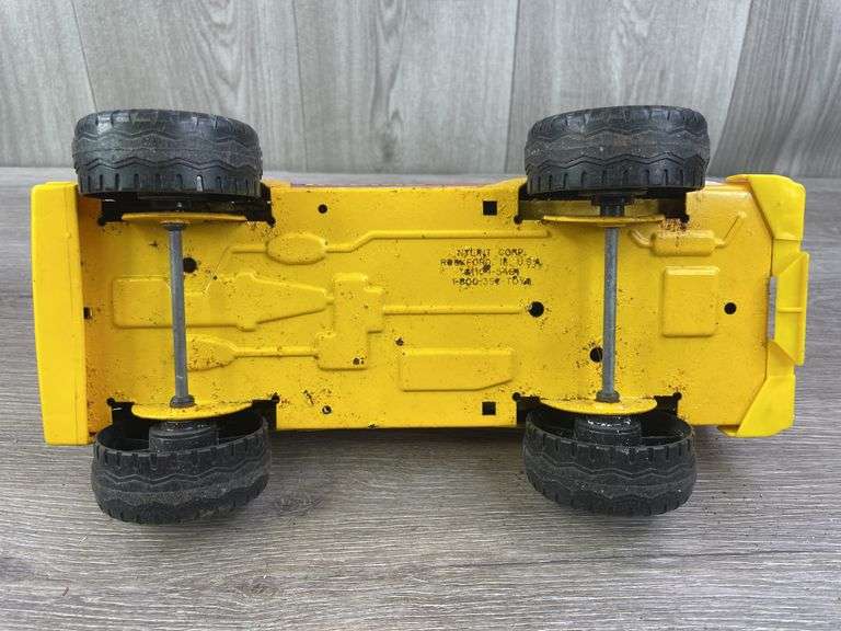 Horse Stables & Mercury Racing Trucks, Nylint