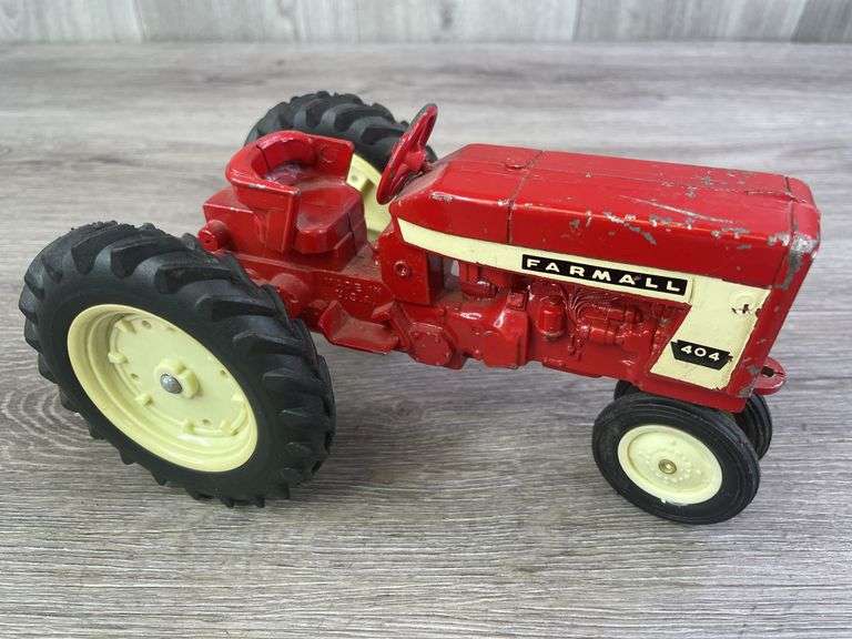 IH Farmall 404 NF, 1/16, Ertl