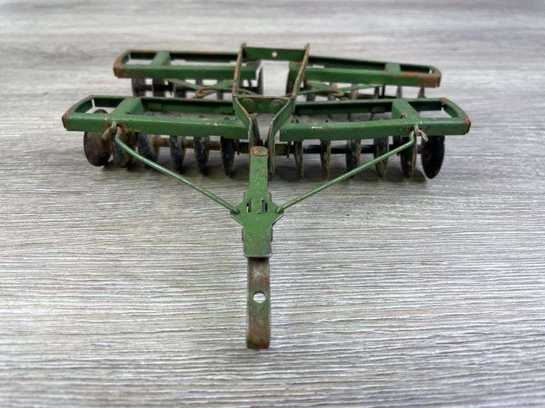 John Deere Pull Type Disc, 1/16, Carter