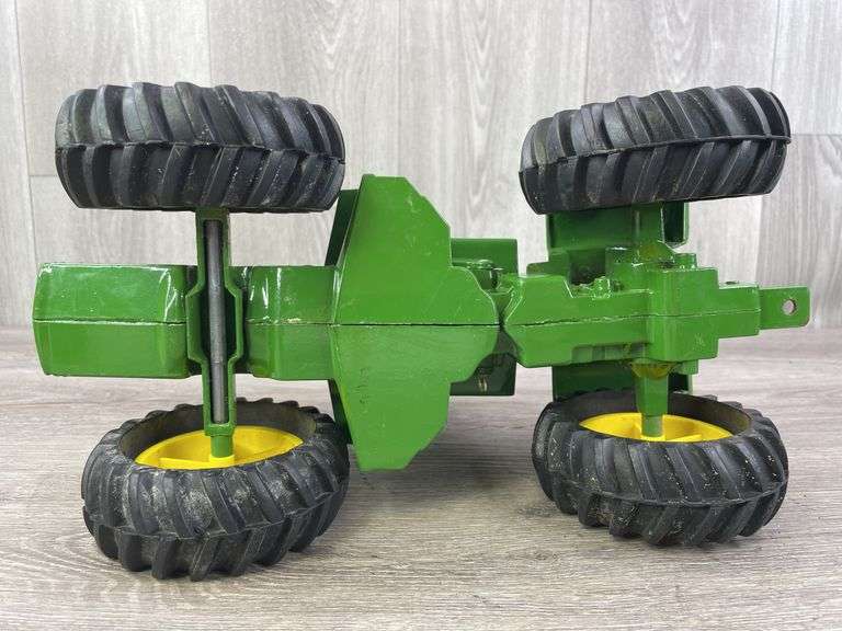 John Deere 4WD, 1/16, Ertl, Missing Muffler