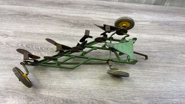 John Deere F660H 4 Bottom Plow, 1/16, Ertl, 1 Moldboard Not Attached But Included
